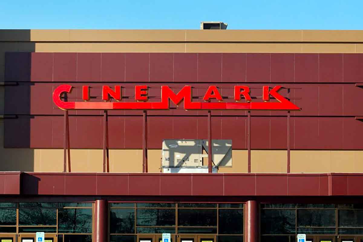 Fusione Paramount-Warner Bros, Cinemark