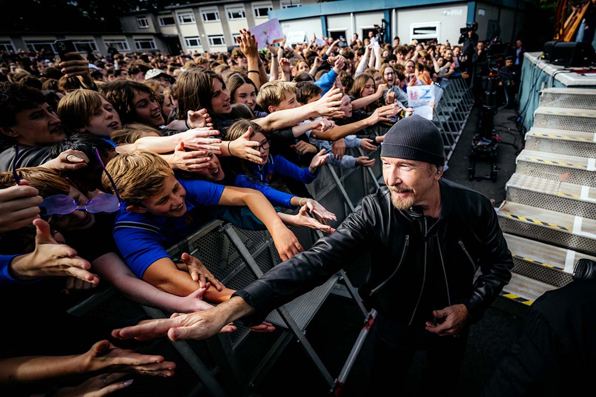 U2