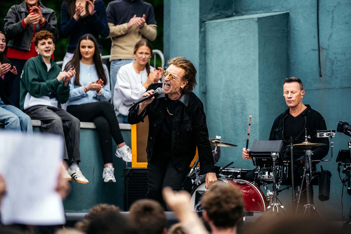 U2