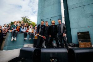 U2